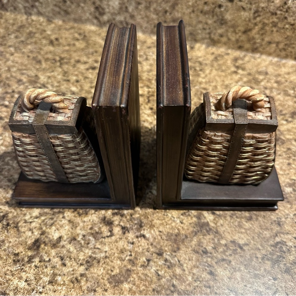Resin Adirondack Woven Pack Basket / Fishing Creel Bookends - Picture 3 of 10